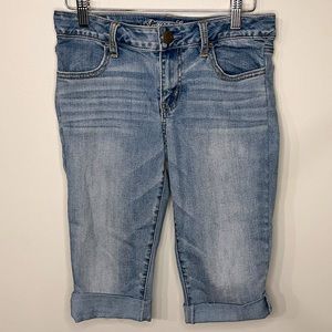 #152 American Eagle Super Stretch Knee Length Denim Short/Pants with Cuffed Hem